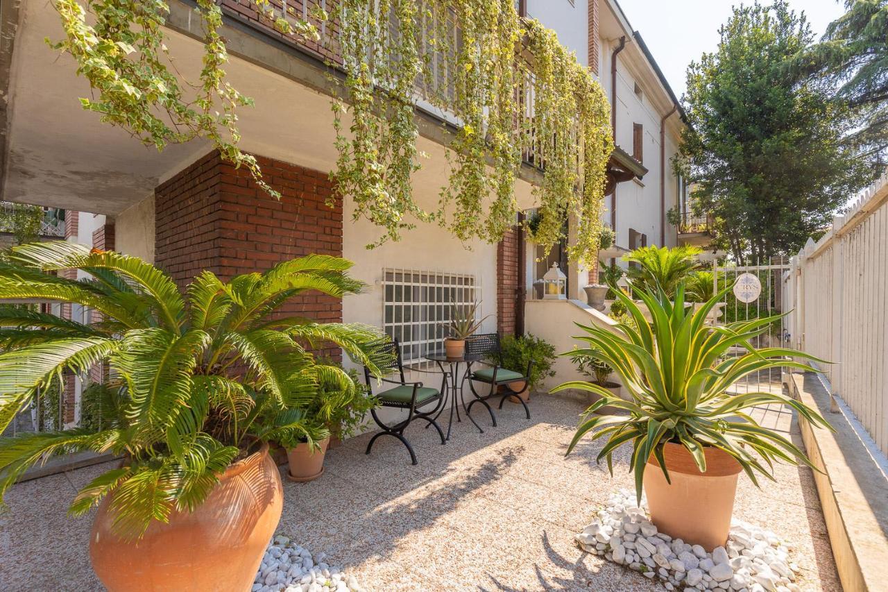 Crys: Apartments, Holiday, Business, Blu Verona Eksteriør bilde
